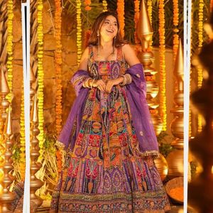Ensemble de robe brodée en crêpe pur original avec dupatta en organza et pantalon pour femme, tenue de soirée, prix de gros par Royal Export - Product Image 3