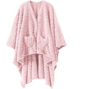 Couverture poncho portable pour adulte, châle enveloppant douillet en polaire sherpa avec poches, idéal pour le bureau et la détente - Product Image 3