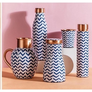Juego de Vasos de Cobre Sólido con Diseño de Panal de Abeja, Superficie Pulida, Vasos Cónicos de Lujo - Product Image 4