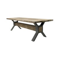 Table basse carrée industrielle vintage avec base en métal robuste, idéale pour les restaurants, bistrots et salles à manger.