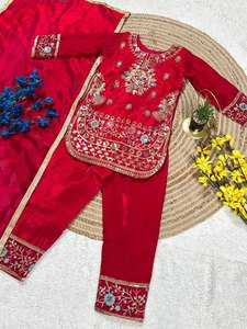 Girls Children <b>Red</b> Embroidered <b>Silk</b> Salwar Kameez Set with Dupatta Traditional Indian Pakistani Clothing for Wedding Party Wear - Product Image 4