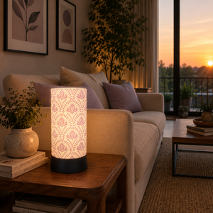 Lampe de table moderne à motif floral avec abat-jour en lin |   Lampe de chevet décorative |   Éclairage LED blanc chaud ambiant pour salon et chambre à coucher, économe en énergie - Product Image 4