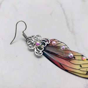 Pendientes de moda con alas de cicada y diamantes de imitación brillantes, de plástico y aleación de zinc, con brillo rosa a crema. - Product Image 4