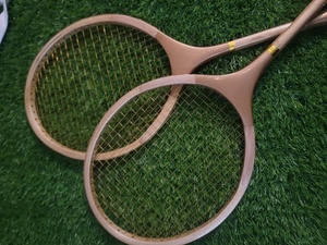 Raquettes de badminton professionnelles en gros à prix abordable avec manche en bois pour sports de plein air, équipement sportif de badminton avec balles en bois - Product Image 3