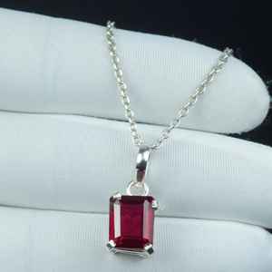 Pendentif en rubis rouge taille émeraude, collier bohème en argent sterling 925, bijou original en pierre précieuse rubis sang. - Product Image 1