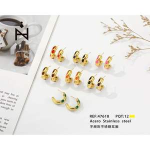 Orecchini Nina Irregolari in Acciaio Inossidabile Color Oro, Gioielli alla Moda per Donne - Product Image 1