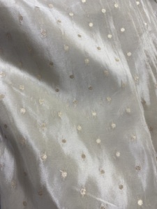 Tissu en viscose Butti de qualité supérieure |   Tissu Jacquard Butti 100% Viscose Pure |   Largeur de 44 pouces |   Tissu pour vêtements ethniques - Product Image 2