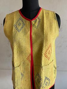 Chaleco Amarillo Estampado sin Mangas para Mujer, Chaleco Acolchado de Algodón, Chaleco Amarillo con Costuras Kantha, Chaleco Acolchado Tradicional para Mujer - Product Image 1