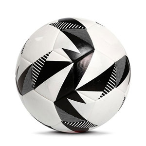Ballon de football en PU hydrofuge de haute qualité, taille 5, personnalisable avec impression de logo, pour entraînement professionnel en club ou pratique jeunesse - Product Image 4