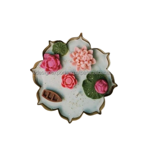 เทียนอโรมาเทอราพีโลตัสอูลี่ทำมือขนาด4.5นิ้วเป็นมิตรกับสิ่งแวดล้อมพร้อมดีไซน์ดอกไม้สำหรับดิวาลี - Product Image 2