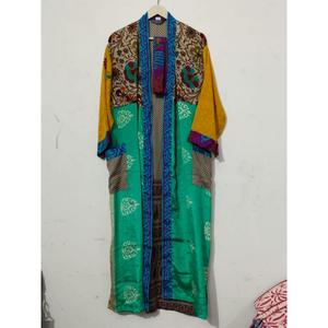 ชุดคลุมกิโมโนไหมอินเดียแท้ 100% สำหรับฤดูหนาว คอวี ปิดด้วยเชือกผูก ยาวเต็มตัว แขนยาว เนื้อผ้านุ่ม สไตล์วินเทจ เหมาะสำหรับงานปาร์ตี้ริมชายหาด - Product Image 5