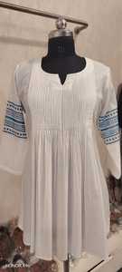 Vestido Casual de Manga Larga, Corte Regular, 100% Algodón Blanco, Bordado, para Mujer, Uso Diario, Verano, Largo hasta la Rodilla - Product Image 1