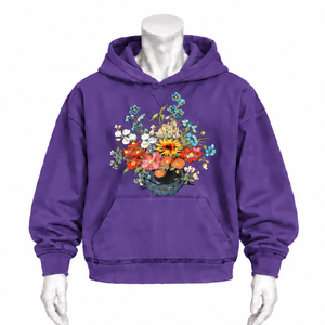 Sudadera con Capucha Morada con Estampado Floral de Ramo de Flores, Estilo Oversize Casual con Bolsillo Canguro, Ropa de Moda Urbana - Product Image 1