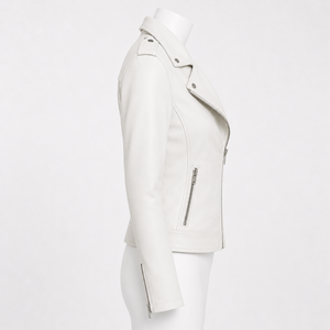 Veste en cuir pour femme tendance, offrant une coupe confortable, une construction robuste et des détails classiques, idéale pour les tenues urbaines et les voyages. - Product Image 5