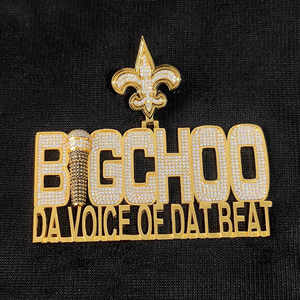 Collier Statement Hip Hop de Luxe en Or avec Pendentif Choo Géant en Moissanite Sertie de Pierres, Design Microphone, Bijoux Personnalisés - Product Image 2