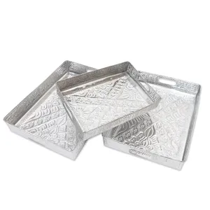 Ensemble de plateaux décoratifs rectangulaires en métal, motif floral gravé, style bohème, design avec poignée, emballage multi-pièces - Product Image 3