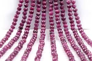 Cuentas de rubí rojo natural genuino, cuentas sueltas redondas facetadas moradas para la fabricación de joyas, pulseras y collares. - Product Image 3