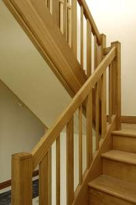 Venta al por mayor de piezas para escaleras: Capuchones de escalera de madera de pino marca EFS, modelo NPC04, ecológicos, duraderos, diseño personalizado, MOQ bajo. - Product Image 6