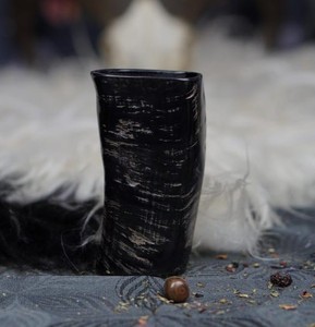 Verre à shot haut de gamme en corne de buffle, fait main, en corne naturelle, artisanal, pour whisky, vaisselle de luxe rustique - Product Image 1
