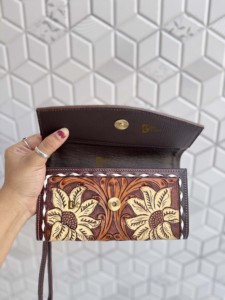 Cartera de mano de cuero repujado a mano estilo western, superventas, con diseño tallado, tipo funda para teléfono, multiusos para mujer - Product Image 5
