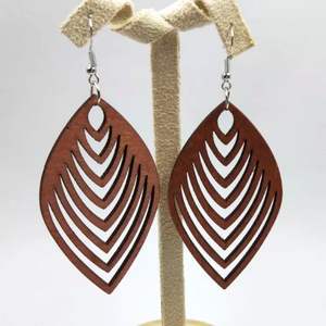 Pendientes de Madera de Acacia de Alta Calidad, Hechos a Mano, Pulidos, Impermeables, con Forma Natural y Diseño de Amor, Regalo de Boda - Product Image 1