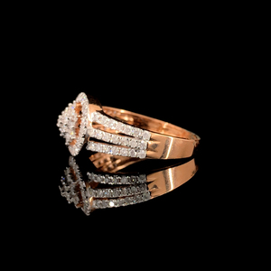 Anillo de Compromiso Clásico de Oro Sólido de 14K para Mujer con 81 Diamantes Naturales en Corte Brillante, 0.82 CT de Quilates Totales, Certificado GGL - Product Image 1