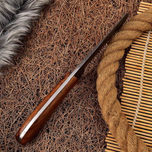 Couteau de chasse et utilitaire en acier Damas sur mesure de haute qualité, manche en bois, lame affûtée, étui en cuir, OEM disponible - Product Image 4