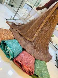 Nuevo Vestido de Fiesta de Diseñador con Bordado Pesado y Trabajo de Espejos, con Dupatta, Hermoso Vestido Étnico Indio para Boda - Product Image 1