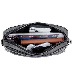 กระเป๋าหนังสะพายข้างสำหรับผู้ชาย รุ่น Secure Access Professional รูปทรงกะทัดรัด พร้อมการเย็บที่ทนทาน - Product Image 4