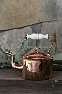 Bouilloire décorative en cuivre, ustensile de cuisine artisanal, idéal pour offrir en cadeau aux amateurs de thé lors des festivals, mariages, ou de pendaison de crémaillère. - Product Image 3
