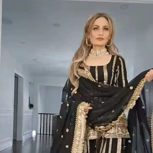 Traje Sharara de Diseñador Shimar en Georgette Negro con Bordado y Lentejuelas, Top con Latkan Dori y Sharara Dupatta - Product Image 1