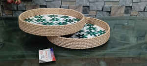 Elegante juego de bandejas redondas de ratán con incrustaciones de nácar hechas a mano, decoración de lujo asequible para el hogar de la India - Product Image 5