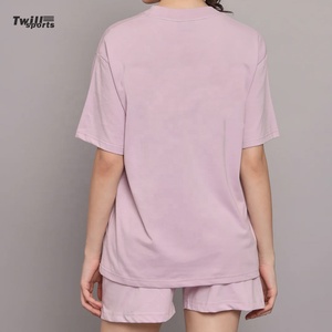 ชุดเซ็ตสองชิ้นสำหรับผู้หญิง ปรับแต่งได้สำหรับฤดูร้อน กางเกงขาสั้นทรง Biker และเสื้อตัวยาว ผ้าฝ้ายฟลีซ 100% เป็นมิตรกับสิ่งแวดล้อม แห้งเร็ว - Product Image 2