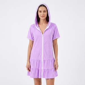 Nouvelle robe de plage pour fille 100% polyester à capuche, manches courtes, fermeture éclair sur le devant, ourlet à volants, robes de plage et de piscine, étiquette et logo personnalisés - Product Image 4