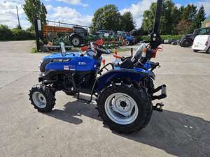 Nouveau tracteur agricole SOLIS 26M SideShift 30 CV 4x4 à transmission par engrenages avec moteur, boîte de vitesses, pompe et roulement haute productivité - Product Image 3
