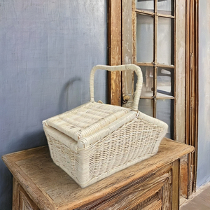 Cesta de Picnic Rectangular Blanca de Mimbre con Tapa - Organizador Ecológico para Comestibles y Artículos Esenciales para Bebés - Product Image 6