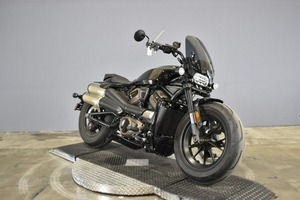 มอเตอร์ไซค์ครุยเซอร์รุ่นใหม่ Sportster S สีดำ Vivid Black ของแท้จากสหรัฐอเมริกา ขนาด 1000-1500 ซีซี ความเร็วสูงสุด >80 กม./ชม. พร้อมส่งฟรี - Product Image 2