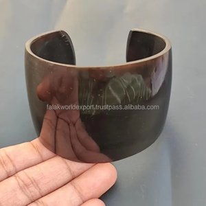 Brazalete de cuerno de búfalo real Pulsera de estilo tribal hecha a mano Accesorio de joyería de material natural con acabado pulido por FWE - Product Image 4