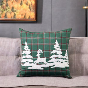 Housse de coussin en tissu à carreaux brodé en peluche douce pour sapin de Noël, hiver, vacances, pour canapé, salon - Product Image 1