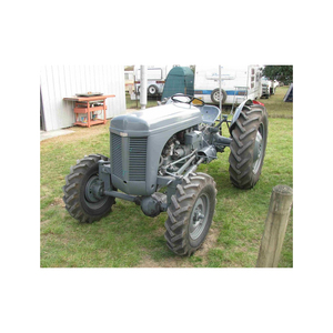 รถแทรกเตอร์มือสอง Massey Ferguson รุ่น 240 290 360 375 385 399 ขับเคลื่อน 4 ล้อ และ 2 ล้อ ราคาถูก อุปกรณ์การเกษตรประสิทธิภาพสูงสำหรับงานเกษตรกรรม - Product Image 6