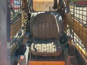 Cargadora compacta 1999 75XT en venta a precios mayoristas con descuento - Product Image 6