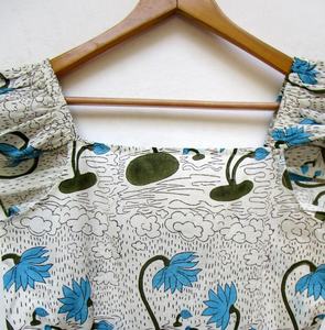 Nueva llegada verano Blues Lotus Flowery impreso Mini Maxi vestido escote cuadrado con espalda Smocked Mini Maxi para mujeres - Product Image 3