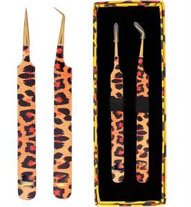 Juego de Pinzas para Pestañas Morje Surgical con Estampado de Leopardo, Herramientas de Precisión de Acero Inoxidable, Puntas Dentadas, Longitud de 10 mm, en Caja - Product Image 1