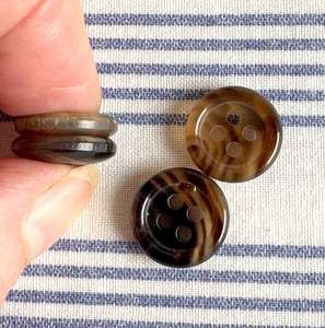 High Quality Custom Round 4-Hole Buffalo Horn Animal Style Durable <b>Handmade</b> Sewing Buttons for <b>Clothes</b> Shirt Suit - Product Image 3