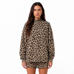 Ensemble deux pièces décontracté pour femme : sweat-shirt à col montant imprimé léopard et short assorti à manches longues - Product Image 1
