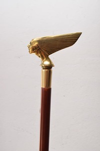 Bâtons de marche rustiques modernes en bois naturel écologique avec poignée en laiton poli, idéaux pour les cadeaux - Product Image 2