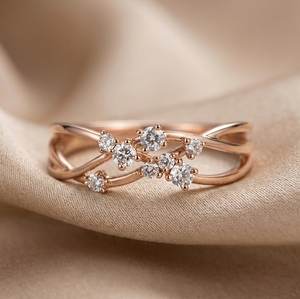 Bague minimaliste en moissanite à taille ronde avec tige torsadée en argent 925 plaqué or rose, cadeau d'anniversaire pour petite amie - Product Image 1