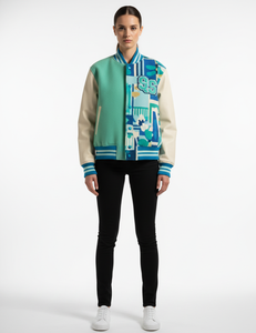 Chaqueta Varsity con Capucha para Mujer, Hecha a Medida, con Mangas de Tela de Lana, Diseño Invernal Resistente al Viento y Ecológico - Product Image 1