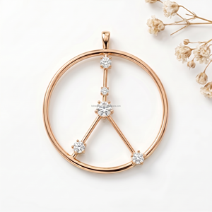 Pendentifs et breloques raffinés signe Cancer, bijoux astrologiques en pierres précieuses, inspirés de l'intuition, pour une déclaration de mode moderne pour les femmes - Product Image 3
