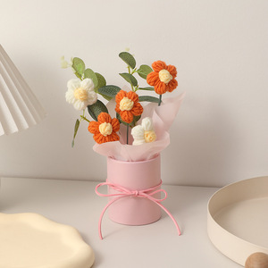 <span class=keywords><strong>Bouquet</strong></span> <span class=keywords><strong>de</strong></span> fleurs artificielles romantiques miniatures en crochet fait main pour Noël, Pâques, cadeau floral portable pour anniversaires - Product Image 3
